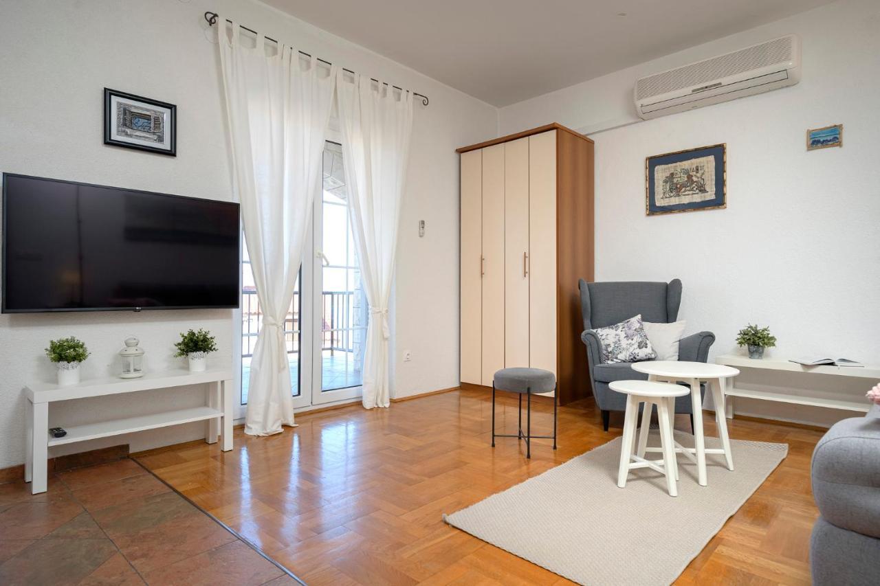 Apartment Nela Kalina Jelsa  Buitenkant foto