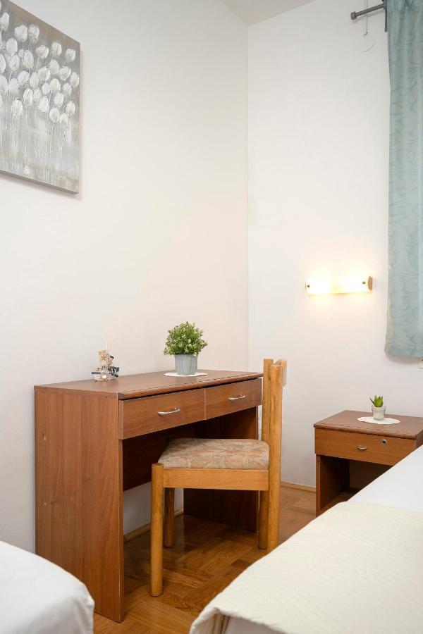 Apartment Nela Kalina Jelsa  Buitenkant foto