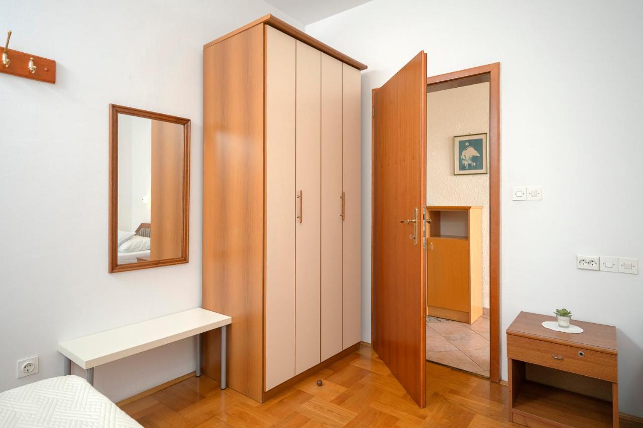 Apartment Nela Kalina Jelsa  Buitenkant foto